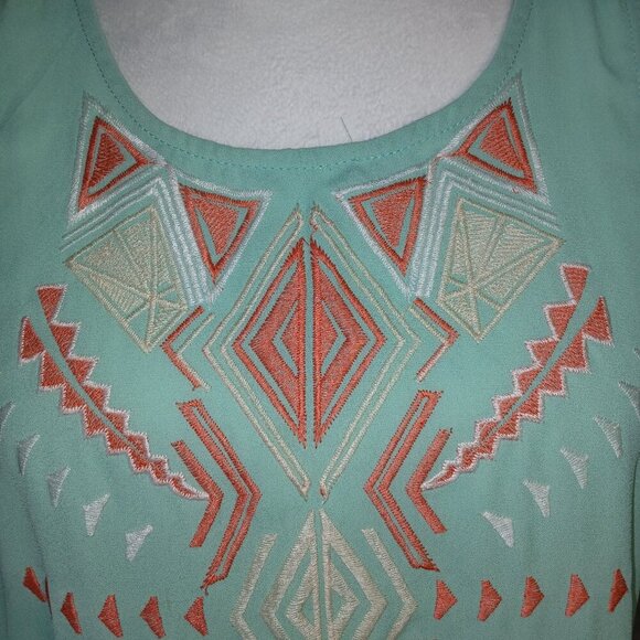 UMGEE USA TANK TOP BLUE TEAL COLOR EMBROIDERED AZTEC DESIGN SIZE LARGE - Picture 8 of 9